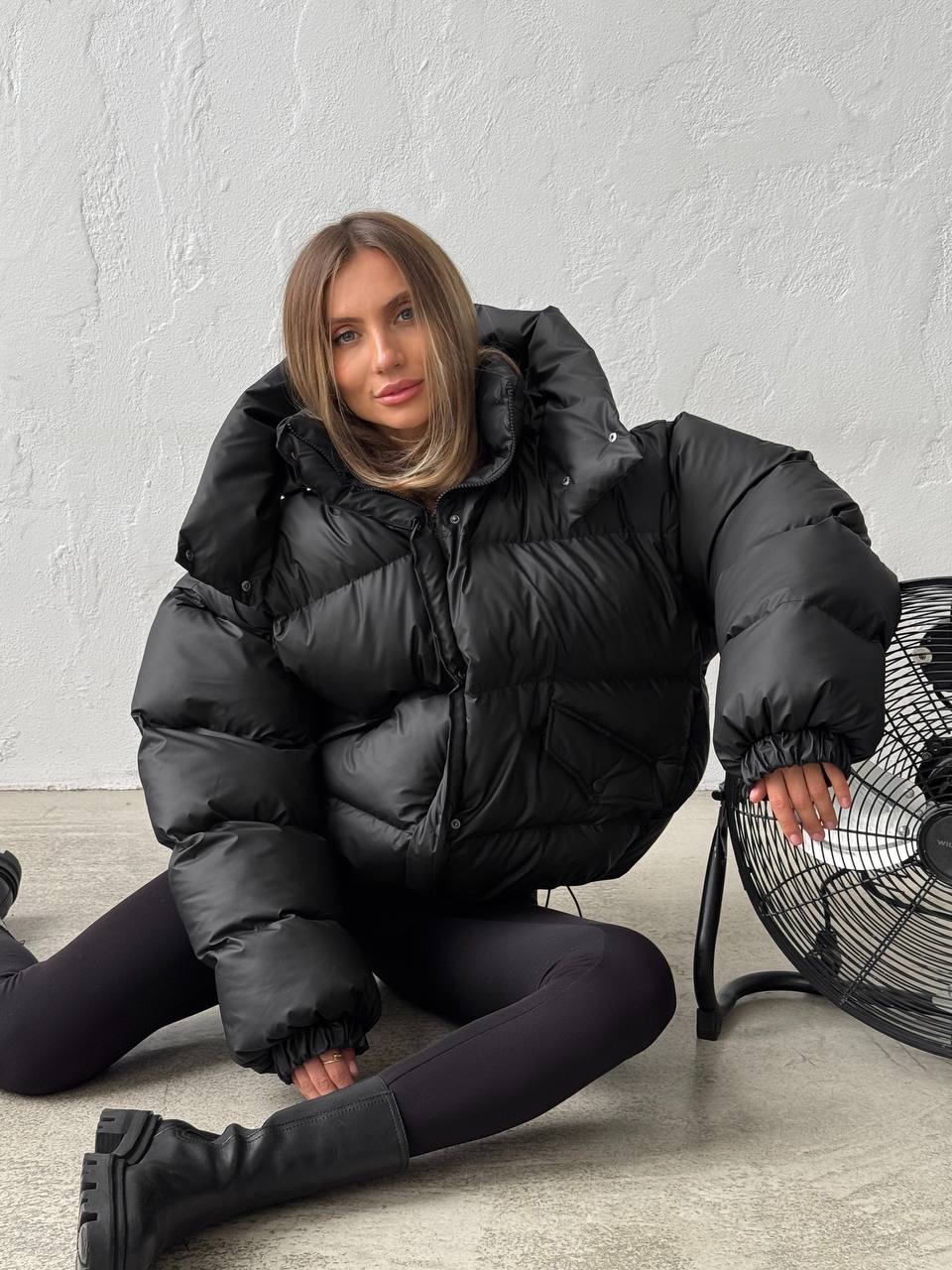 Juoda oversize žieminė striukė „NOVA“