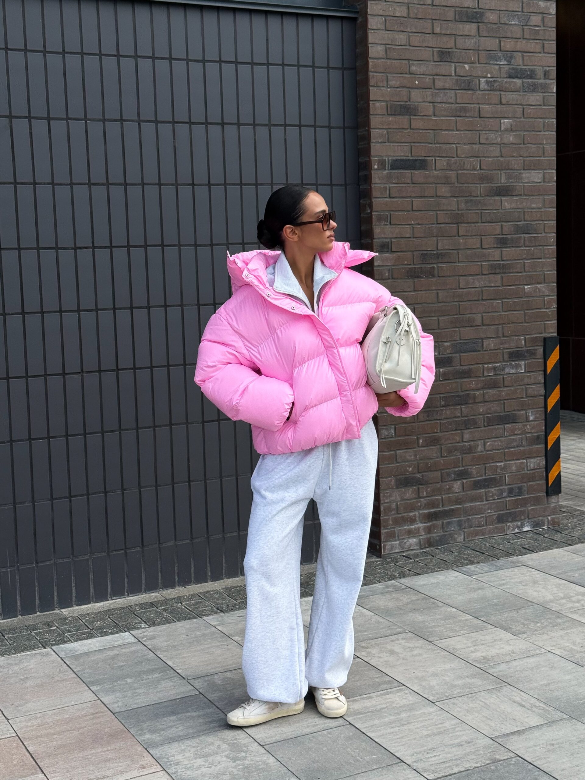 Moteriška pūkinė striukė Glossy rožinė oversize